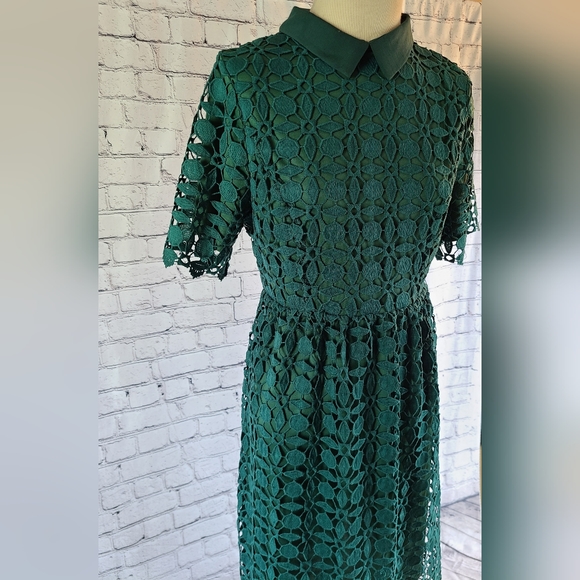 Emerald Green Lace Dress - Picture 3 of 8